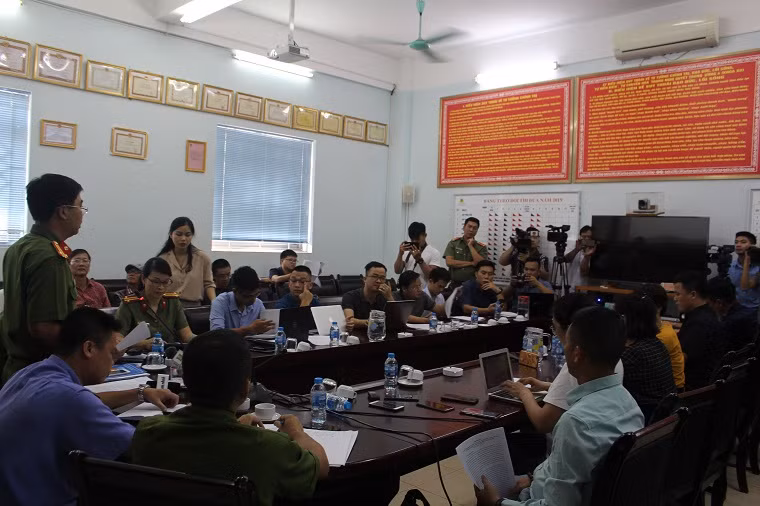 Quang cảnh buổi thông tin báo chí.