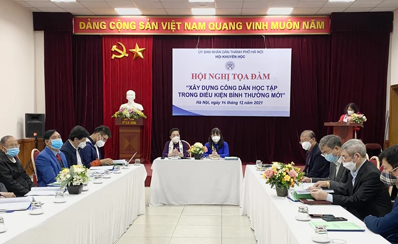 Quang cảnh tọa đàm