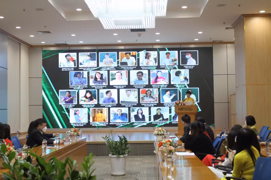 Lễ trao giải được tổ chức dưới hình thức trực tiếp kết hợp trực tuyến