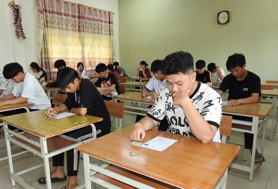 Các thí sinh kiểm tra lại thông tin tránh sai sót. Các thí sinh kiểm tra lại thông tin tránh sai sót.