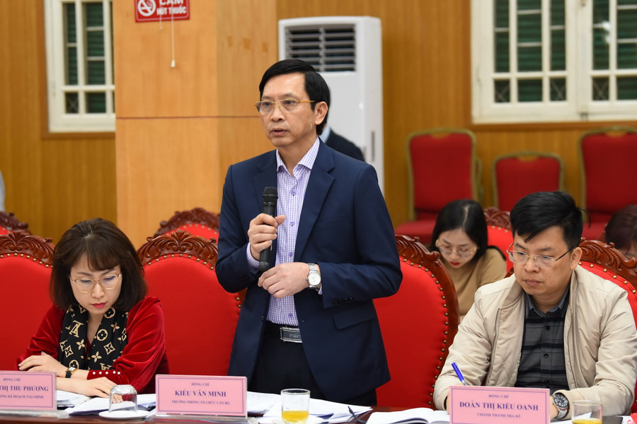 Ông Kiều Văn Minh - Trưởng phòng Tổ chức cán bộ, Sở GD&amp;ĐT Hà Nội phát biểu tại hội nghị.