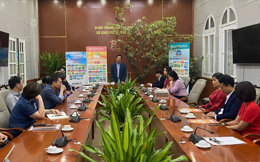 Quang cảnh hội nghị tại điểm cầu Sở GD&amp;ĐT Hà Nội.