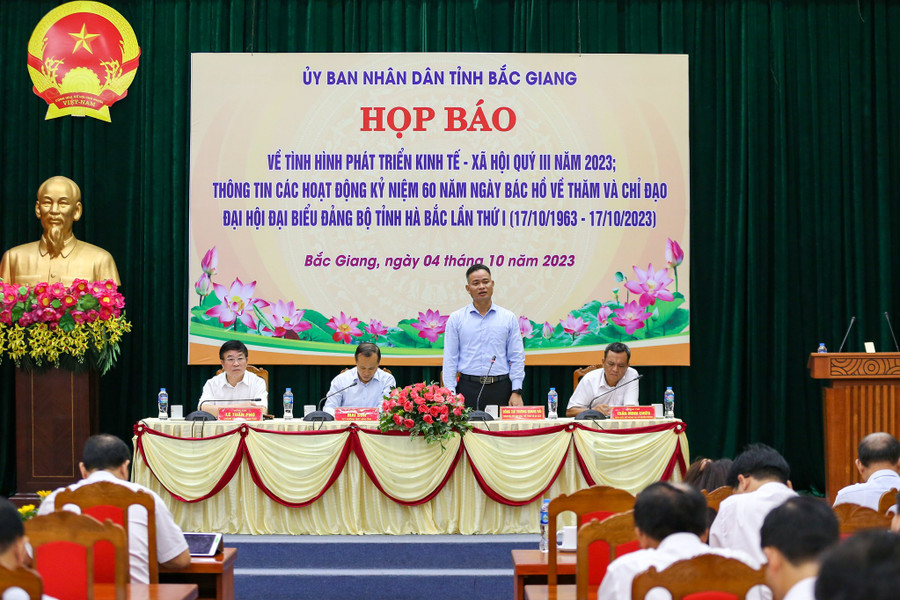 Ông Trương Quang Hải, Giám đốc Sở Văn hóa, Thể thao và Du lịch Bắc Giang thông tin tại họp báo.