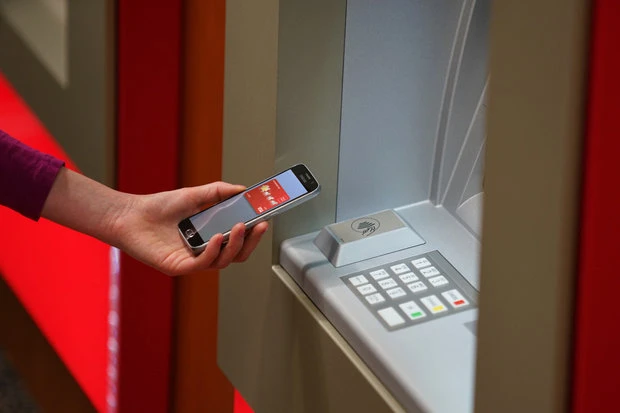 Mỹ: Rút tiền từ cây ATM bằng smartphone, không cần thẻ