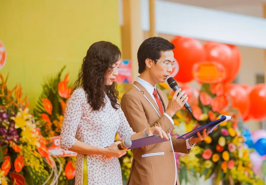 "Thầy giáo xì tin" giúp học sinh "nghiện" môn Toán bằng khơi gợi cảm xúc 