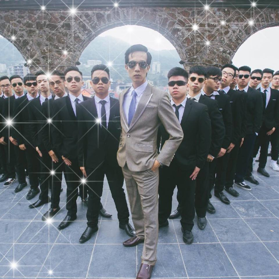 "Thầy giáo xì tin" Phạm Thế Mạnh