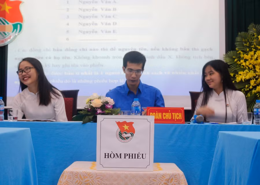 Thầy Mạnh hiện là bí thư đoàn trường