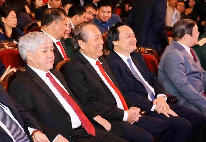 Các đại biểu tham dự buổi lễ