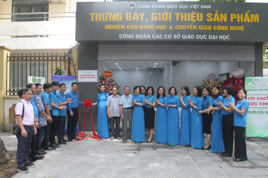 Gian trưng bày, giới thiệu sản phẩm nghiên cứu khoa học và chuyển giao công nghệ của công đoàn các cơ sở giáo dục đại học tại số 2 phố Trịnh Hoài Đức, Hà Nội. Gian trưng bày, giới thiệu sản phẩm nghiên cứu khoa học và chuyển giao công nghệ của công đoàn các cơ sở giáo dục đại học tại số 2 phố Trịnh Hoài Đức, Hà Nội.