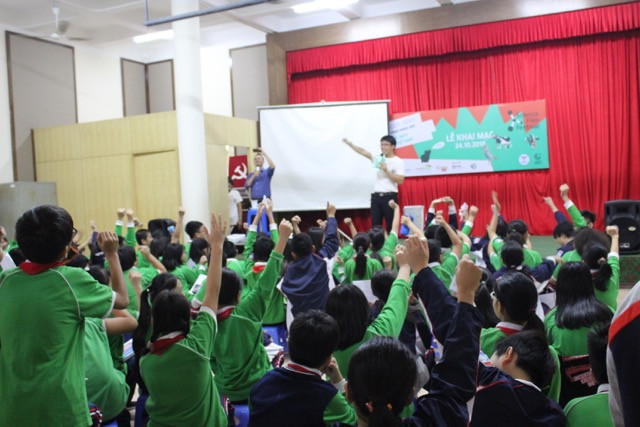 Và nhiệt tình tham gia các hoạt động thực tiễn cùng ban tổ chức liên hoan phim. Và nhiệt tình tham gia các hoạt động thực tiễn cùng ban tổ chức liên hoan phim.