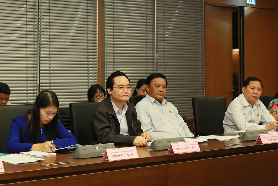 Quốc hội thảo luận ở tổ ngày 24/10 Quốc hội thảo luận ở tổ ngày 24/10