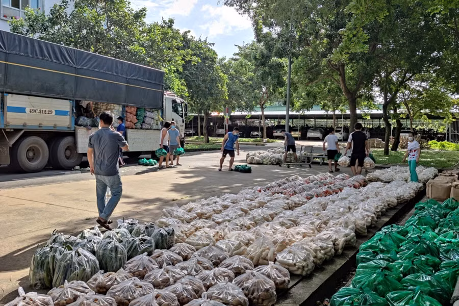 Hàng nông sản được phân phối tại Đại học Quốc gia TPHCM.