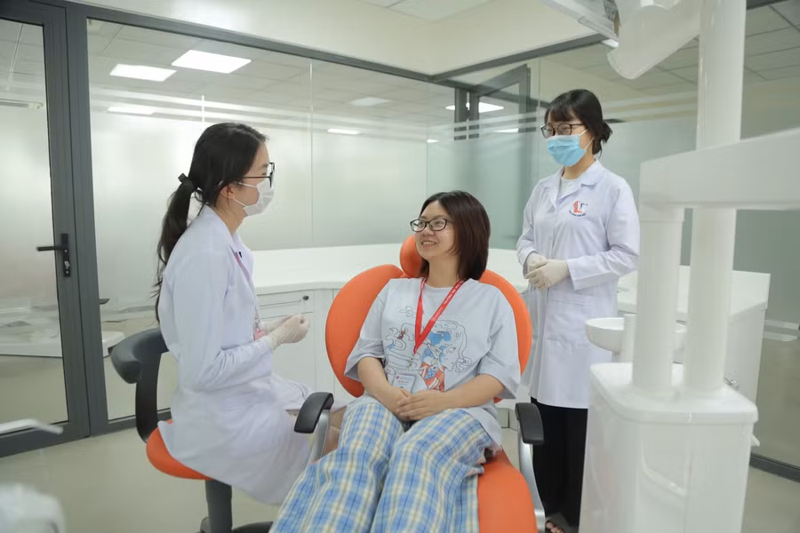 SV ngành Răng Hàm Mặt tại VLU.