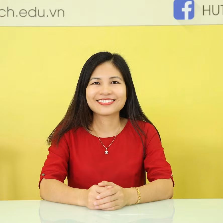 ThS Nguyễn Thị Xuân Dung: "Thí sinh có thể dựa trên điểm thi của bản thân và phổ điểm này để cân nhắc, dự đoán điểm chuẩn của ngành (trường) mà mình yêu thích và đưa ra quyết định điều chỉnh nguyện vọng nếu cần".