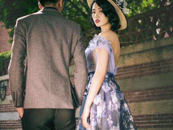 Son phấn, hàng hiệu không làm nên một người phụ nữ khí chất mà là những điều này - Ảnh 1 Son phấn, hàng hiệu không làm nên một người phụ nữ khí chất mà là những điều này - Ảnh 1