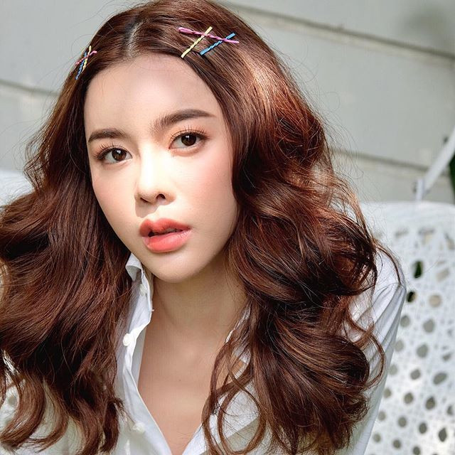 Chỉ mất 1 phút để làm điều này cho mái tóc, bạn sẽ trẻ ra đến 10 tuổi trong tích tắc - Ảnh 4 Chỉ mất 1 phút để làm điều này cho mái tóc, bạn sẽ trẻ ra đến 10 tuổi trong tích tắc - Ảnh 4