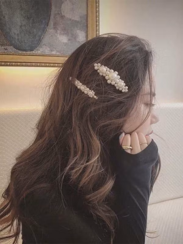 Chỉ mất 1 phút để làm điều này cho mái tóc, bạn sẽ trẻ ra đến 10 tuổi trong tích tắc - Ảnh 2