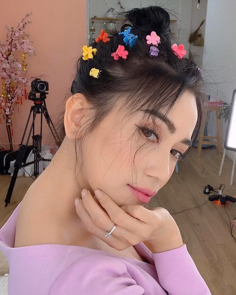 Chỉ mất 1 phút để làm điều này cho mái tóc, bạn sẽ trẻ ra đến 10 tuổi trong tích tắc - Ảnh 13