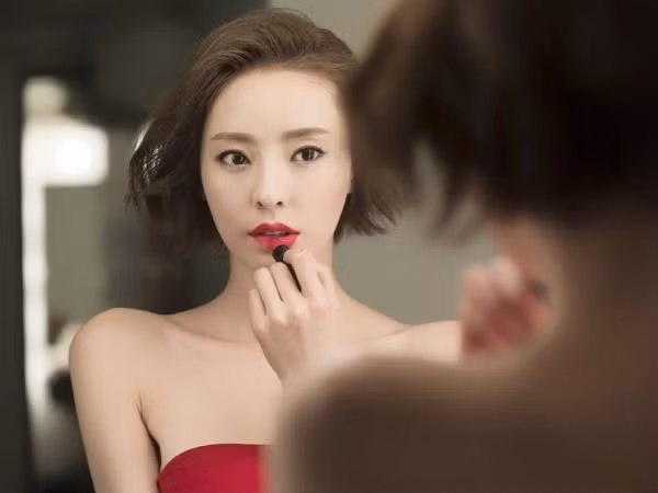 Là đàn bà, dù có chán chồng đến mấy cũng đừng dại làm 3 điều này ảnh 3