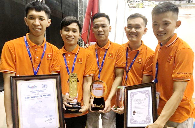 Các thành viên của đội tuyển Việt Nam Các thành viên của đội tuyển Việt Nam