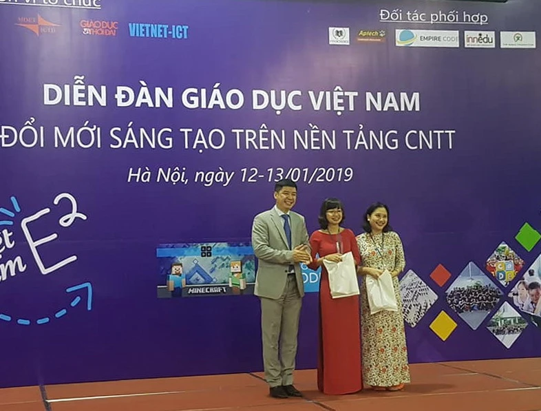 Không ai bị bỏ lại phía sau trong sử dụng CNTT và học tập suốt đời