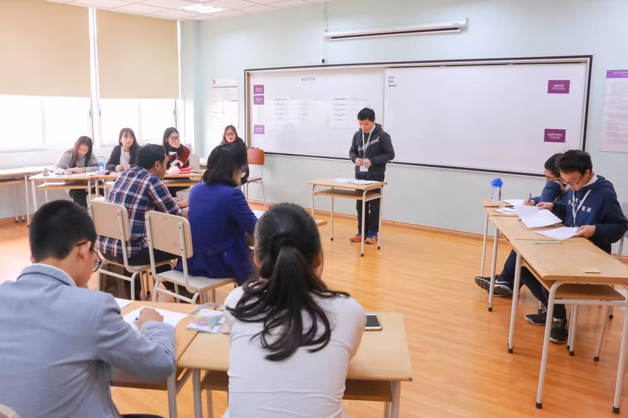 Các đội dự thi