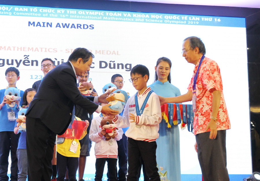 Hà Nội tổ chức thành công kì thi Toán và Khoa học quốc tế IMSO 2019 ảnh 12