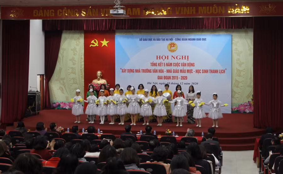 Văn nghệ chào mừng hội nghị