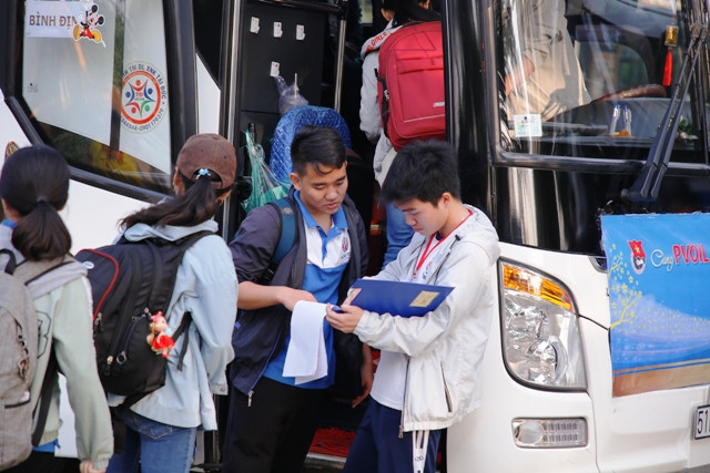 Kiểm tra danh sách trước giờ xe lăn bánh Kiểm tra danh sách trước giờ xe lăn bánh