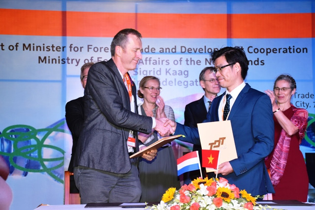 Việc ký kết đào tạo song bằng, mở ra một bước tiến mới trong đào tạo của 2 dơn vị Việc ký kết đào tạo song bằng, mở ra một bước tiến mới trong đào tạo của 2 dơn vị