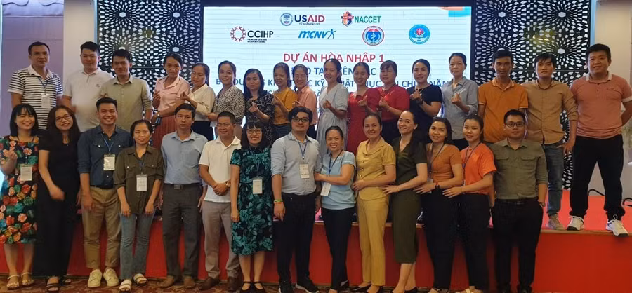 Giảng viên, học viên và cán bộ MCNV tại lễ bế mạc khóa đào tạo