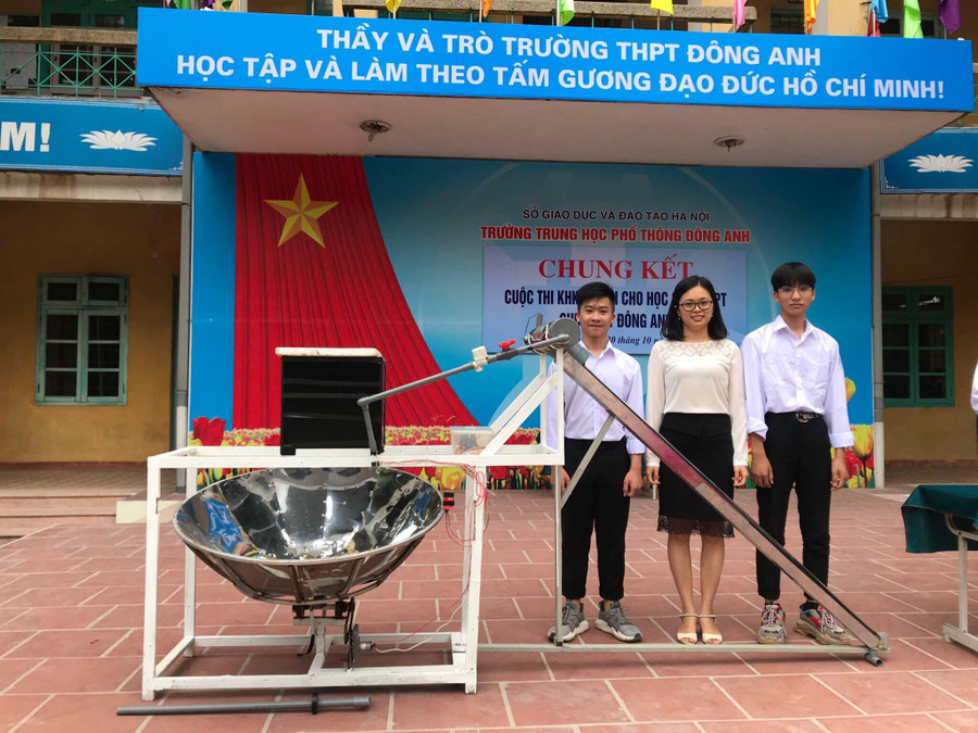 Hệ thống chuyển nước mặn thành nước ngọt sử dụng công nghệ điều khiển chảo parabol theo hướng mặt trời.