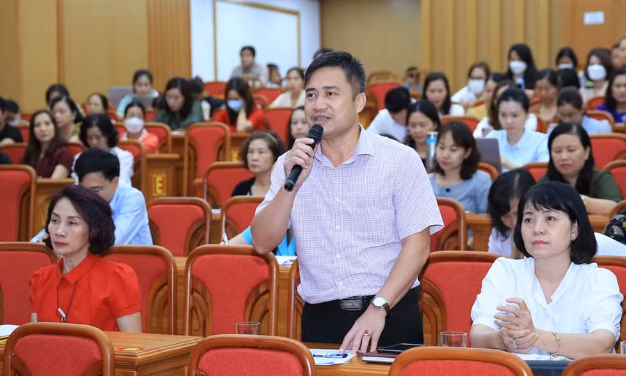 Ông Kiều Cao Trinh, Phó Trưởng phòng Chính trị, Tư tưởng - Khoa học công nghệ, Sở GD&amp;ĐT Hà Nội phát biểu