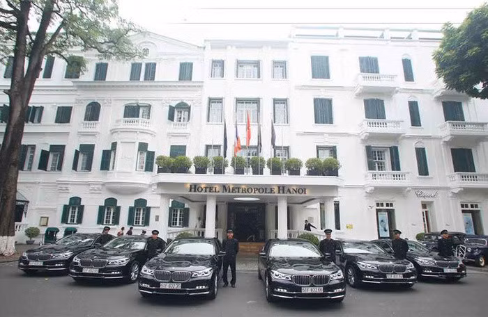 Khách sạn Metropole Hà Nội, hay còn gọi đầy đủ là Sofitel Legend Metropole Hà Nội, ở số 15 Ngô Quyền, Hà Nội.