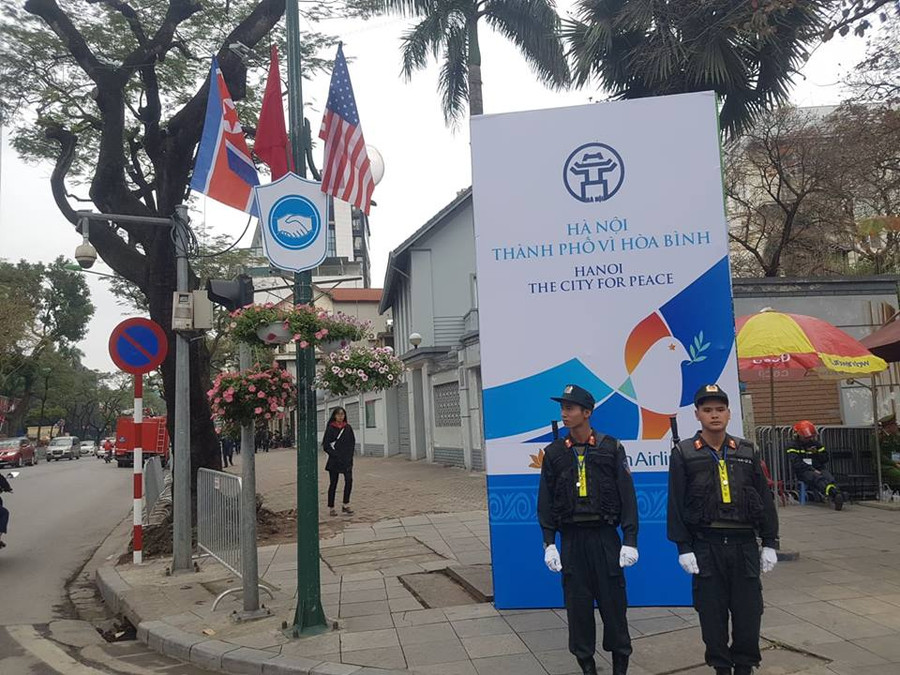 Các điểm cách khu vực khách sạn Melia (Hà Nội) đều được bố trí từng tổ an ninh bảo vệ... Các điểm cách khu vực khách sạn Melia (Hà Nội) đều được bố trí từng tổ an ninh bảo vệ...