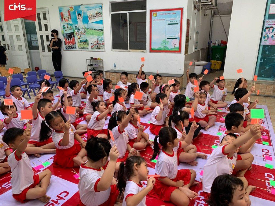 Chuỗi sự kiện “Thử thách tư duy cùng CMS” đã thu hút sự tham gia của hàng ngàn học sinh tại nhiều trường mầm non, tiểu học ở Hà Nội, TP. Hồ Chí Minh và Hạ Long.