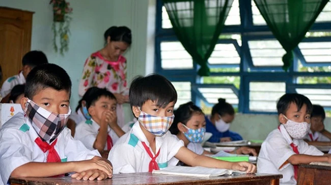 Dân khốn khổ vì xưởng sản xuất bột liệm tử thi