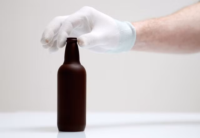  Chai đựng bia của Bertinchamps được hoàn thành trong vòng chưa đầy 3 giờ và sử dụng 80 feet sô cô la. 