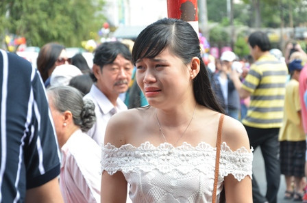 Móc túi, cướp giật ở đường hoa Nguyễn Huệ