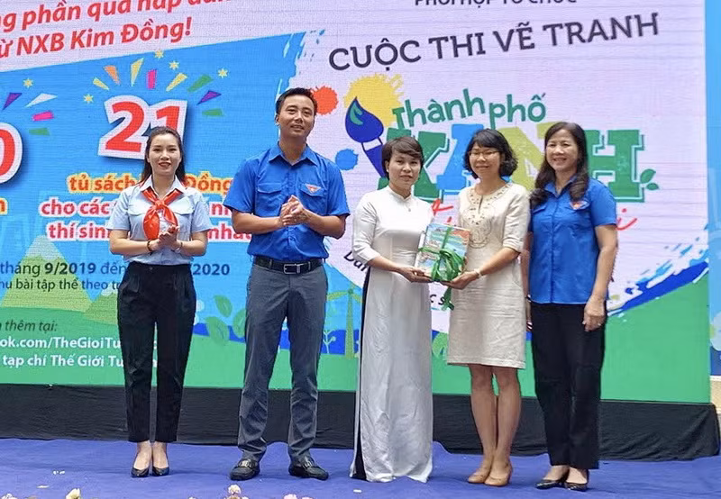 Lễ phát động cuộc thi vẽ tranh "Thành phố xanh tương lai".