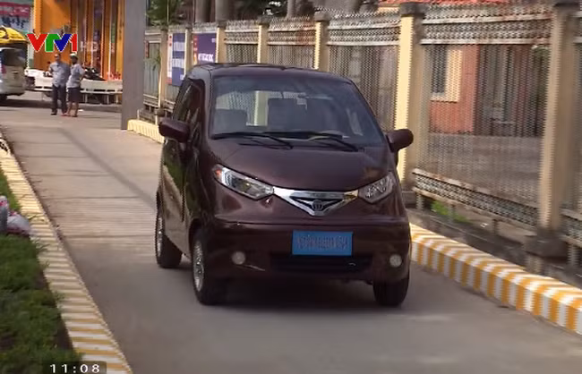 “Kỹ sư chân đất” chế tạo thành công ô tô điện Made in Vietnam