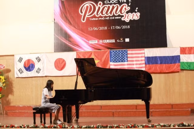 Thí sinh Park Chu Mi sinh (Hàn Quốc) SN 2005 trình bày Prelude và Fugue – J.S. Bach, Etude số 3 Op.740 – C. Czerny