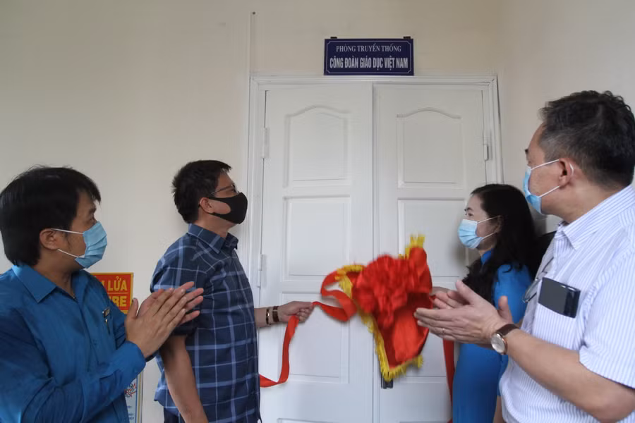 Nghi thức khánh thành Phòng truyền thống