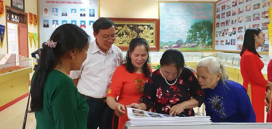 Hình ảnh phòng truyền thống Hình ảnh phòng truyền thống