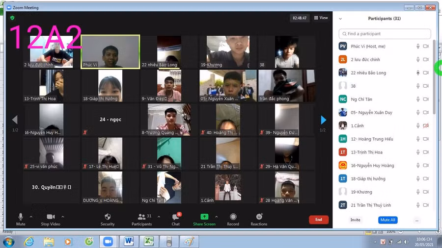 Học sinh tích cực tham gia học trực tuyến.