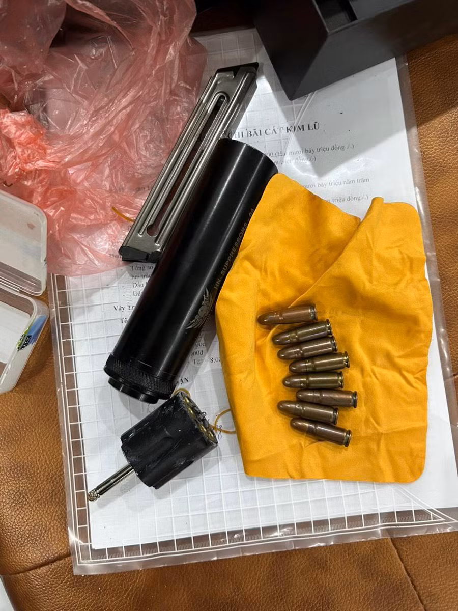 Một số tang vật vụ án cơ quan chức năng thu giữ.