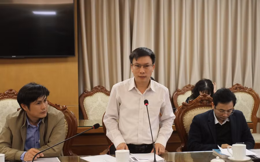 Đại diện các Sở GD&amp;ĐT trình bày ý kiến tại hội nghị.