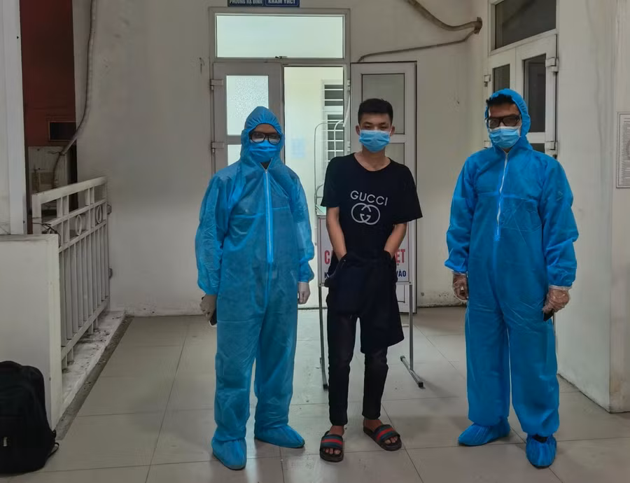 Thương được đưa đi cách ly phòng dịch Covid-19 theo quy định.