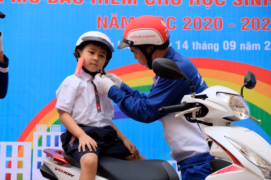 Trường Tiểu học Thăng Long (quận Hoàn Kiếm, Hà Nội) phát động tháng an toàn giao thông năm học 2020-2021