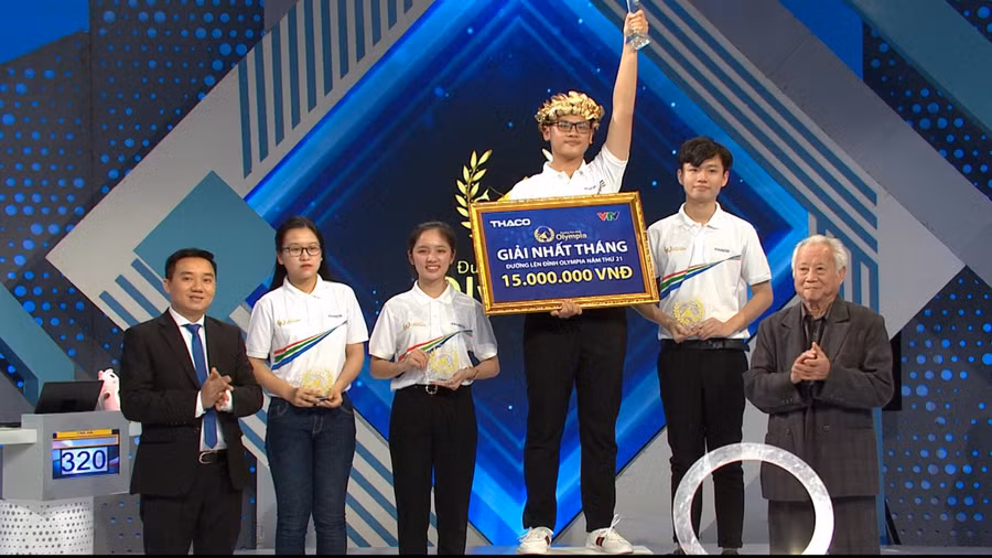 Nguyễn Tấn An, nam sinh đến từ Bình Định giành chiến thắng tại cuộc thi tháng Đường lên đỉnh Olympia